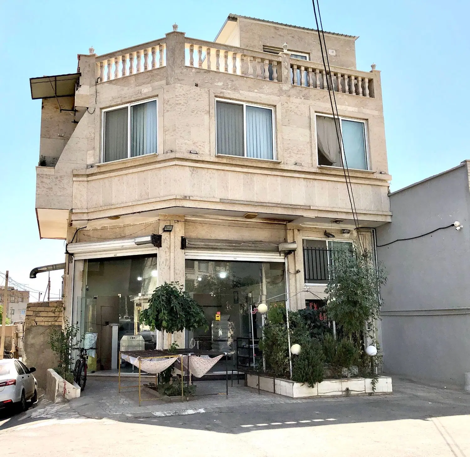 فروش فوری ملک تجاری مسکونی در شاهرود (خیابان مفتح)
