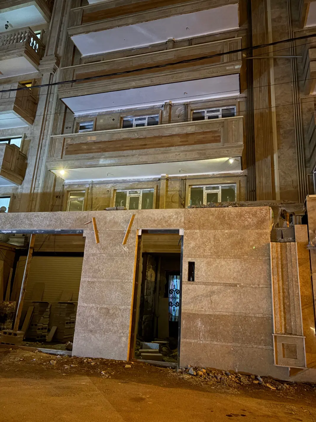 ساختمان دربست ایل گلی
