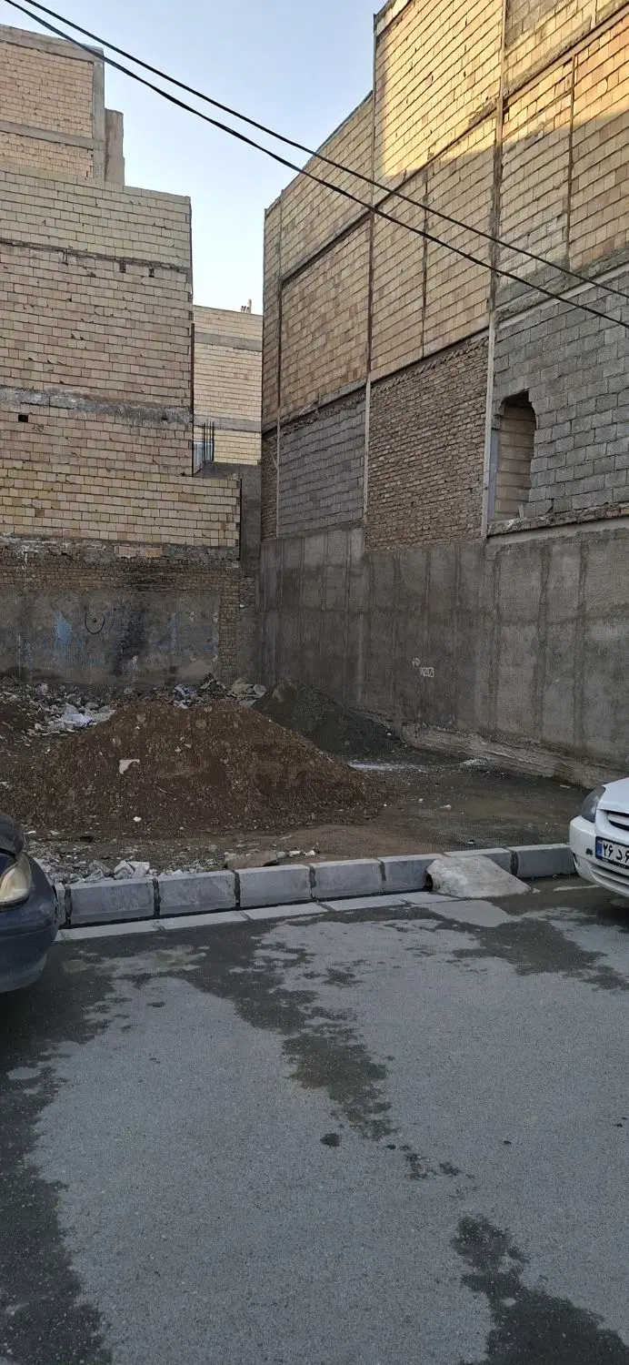 زمین به متراژ 180 متر
