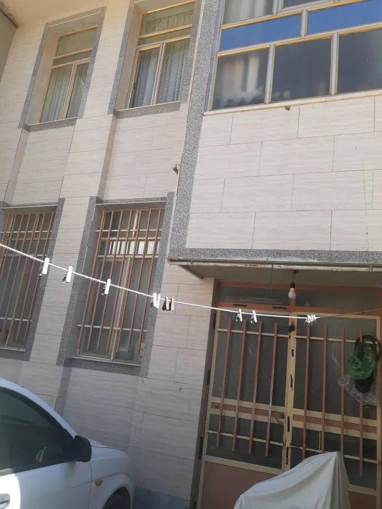 یکباب خانه ۱۱۵ متری به متراژ و زیر بنا ۹۰ متر