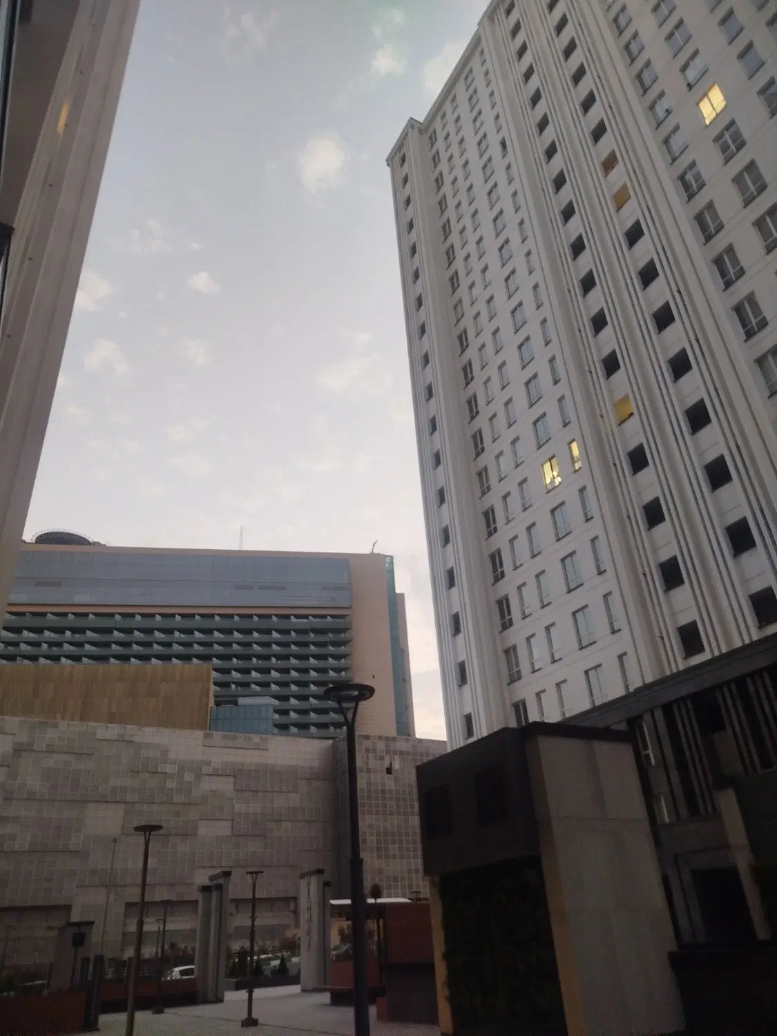 برج نوساز همت یاس ۲ ۱۰۶ متری