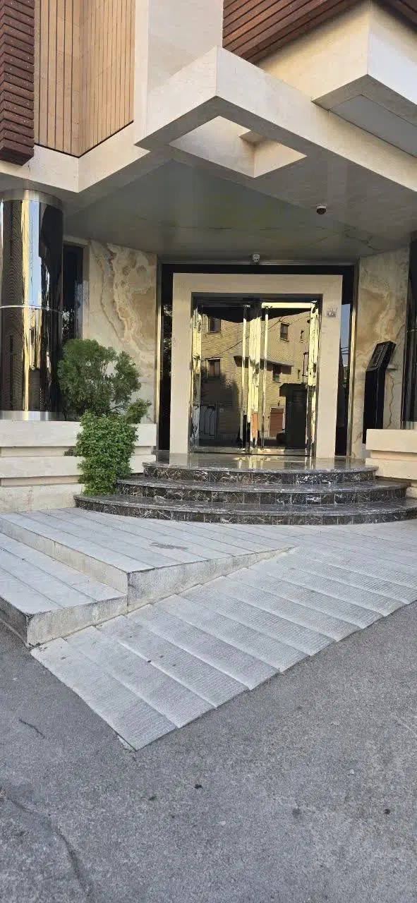 آپارتمان 95 متری باغ دریاچه