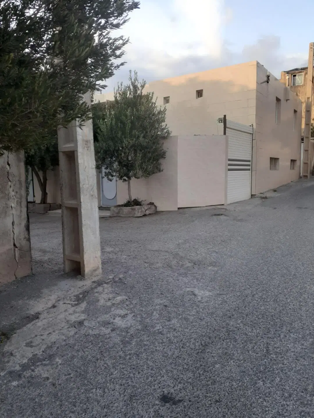 فروش خانه در منجیل( قیمت کاملا مقطوع تخفیف ندارد)