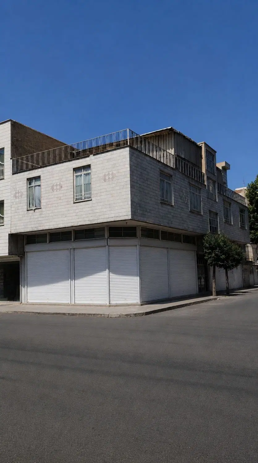 فروش ملک خاص۱۴۵ متر تجاری روبروی بیمارستان ،فوری