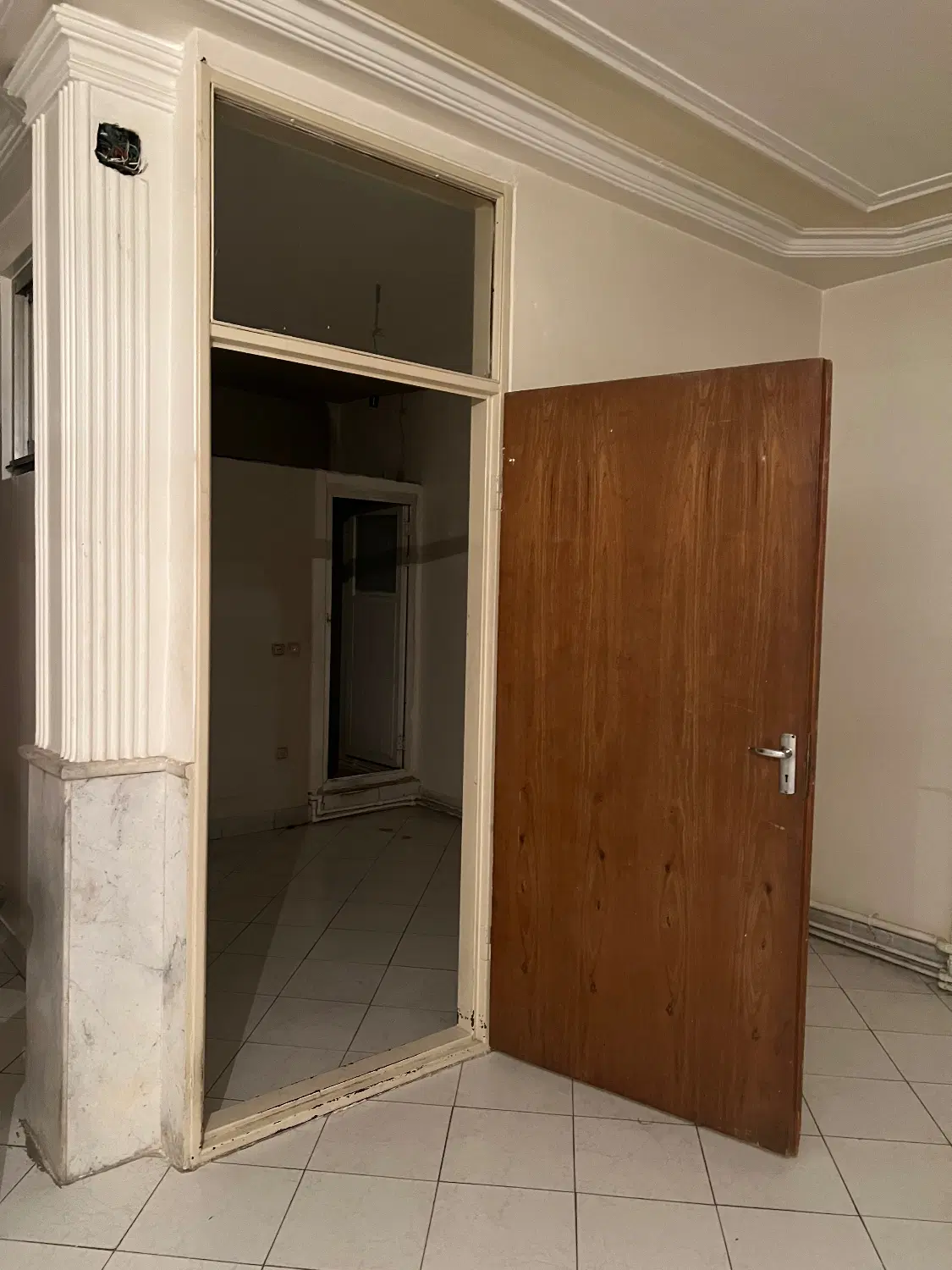 اجاره اپارتمان ط دو۶۰متر چهاراه اخونی مجردکارگاه