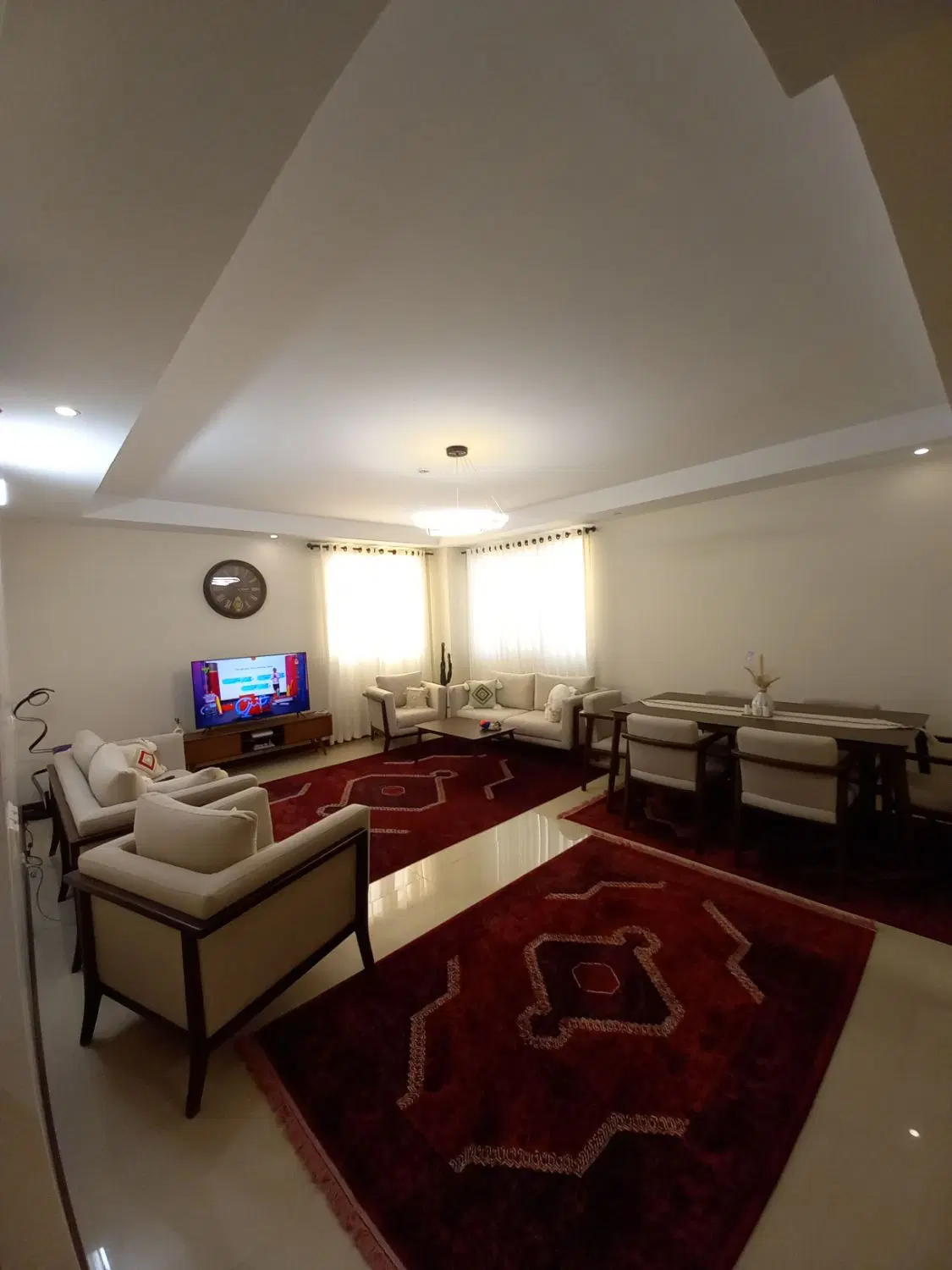۱۰۶ متر ۲ خواب دیزاین شیک تاپ لوکیشن دریاچه چیتگر