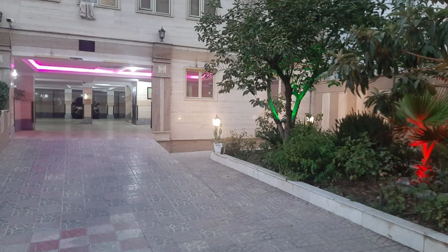 آپارتمان۵۷متر خوش نقشه پارکینگ وانباری آسانسور
