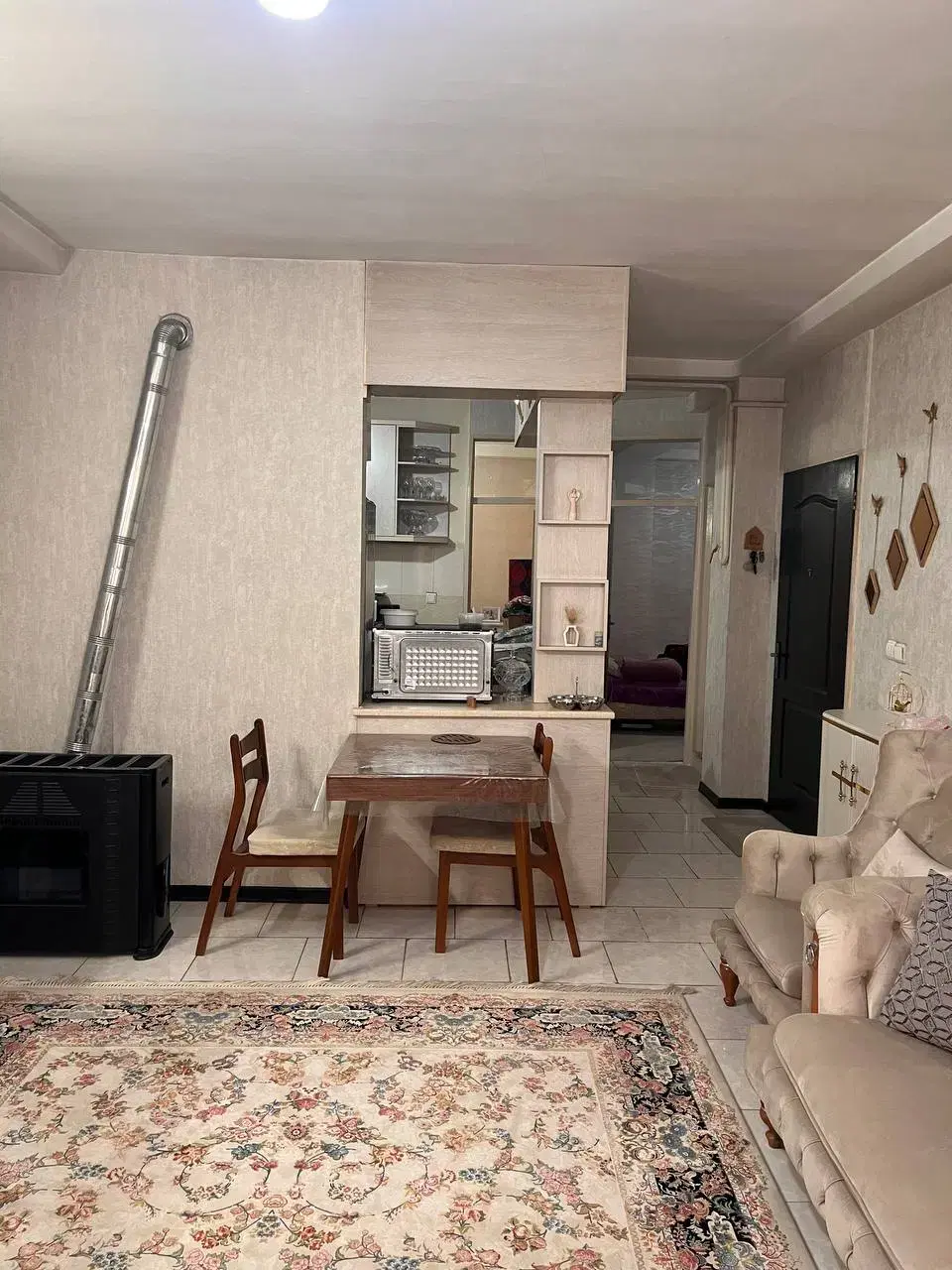 رهن 85متری دوخوابه رو به نما،کمالشهر