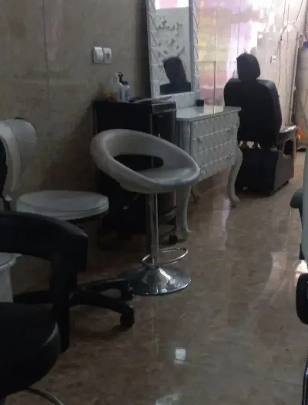 مغازه  مناسب آرایشگاه زنانه