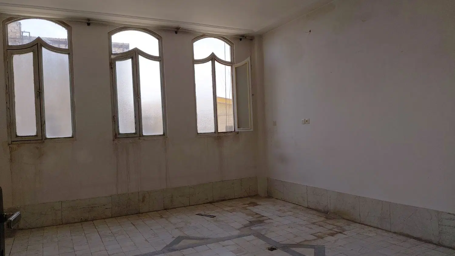 طبقه بالا ابتدای جوادالائمه