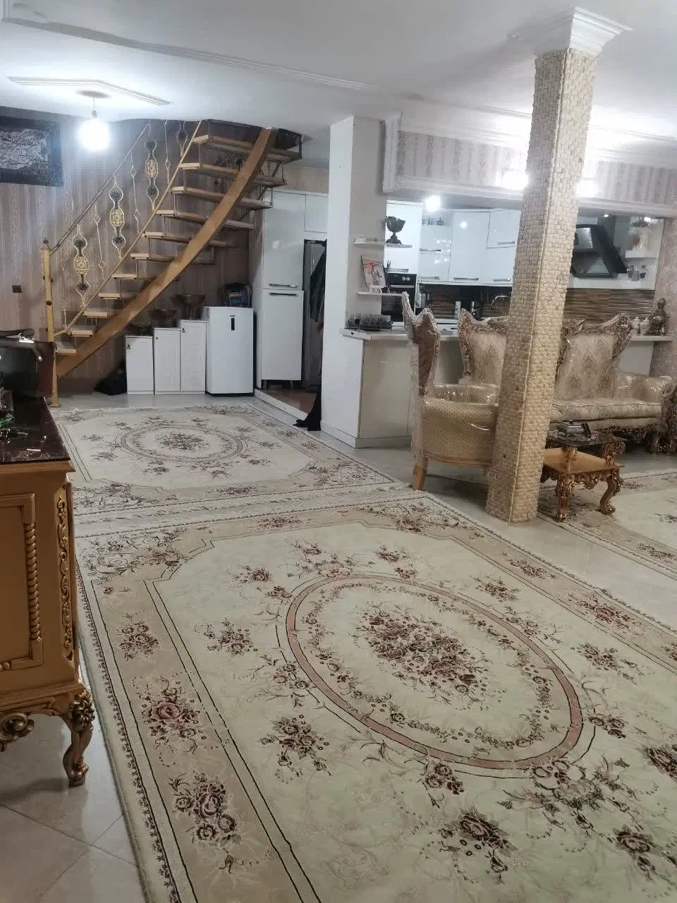 سه طبقه حیاط دار دوبلکس میعاد ۲۶،سنبل۲