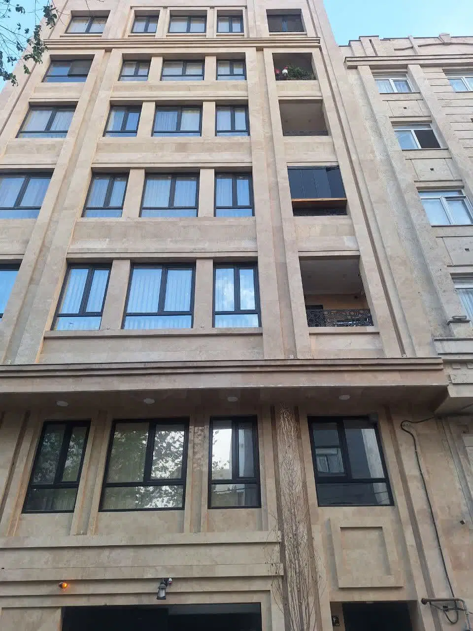 آپارتمان نوساز افراسیابی پرستار۳ خواب ۱۴۰ متر