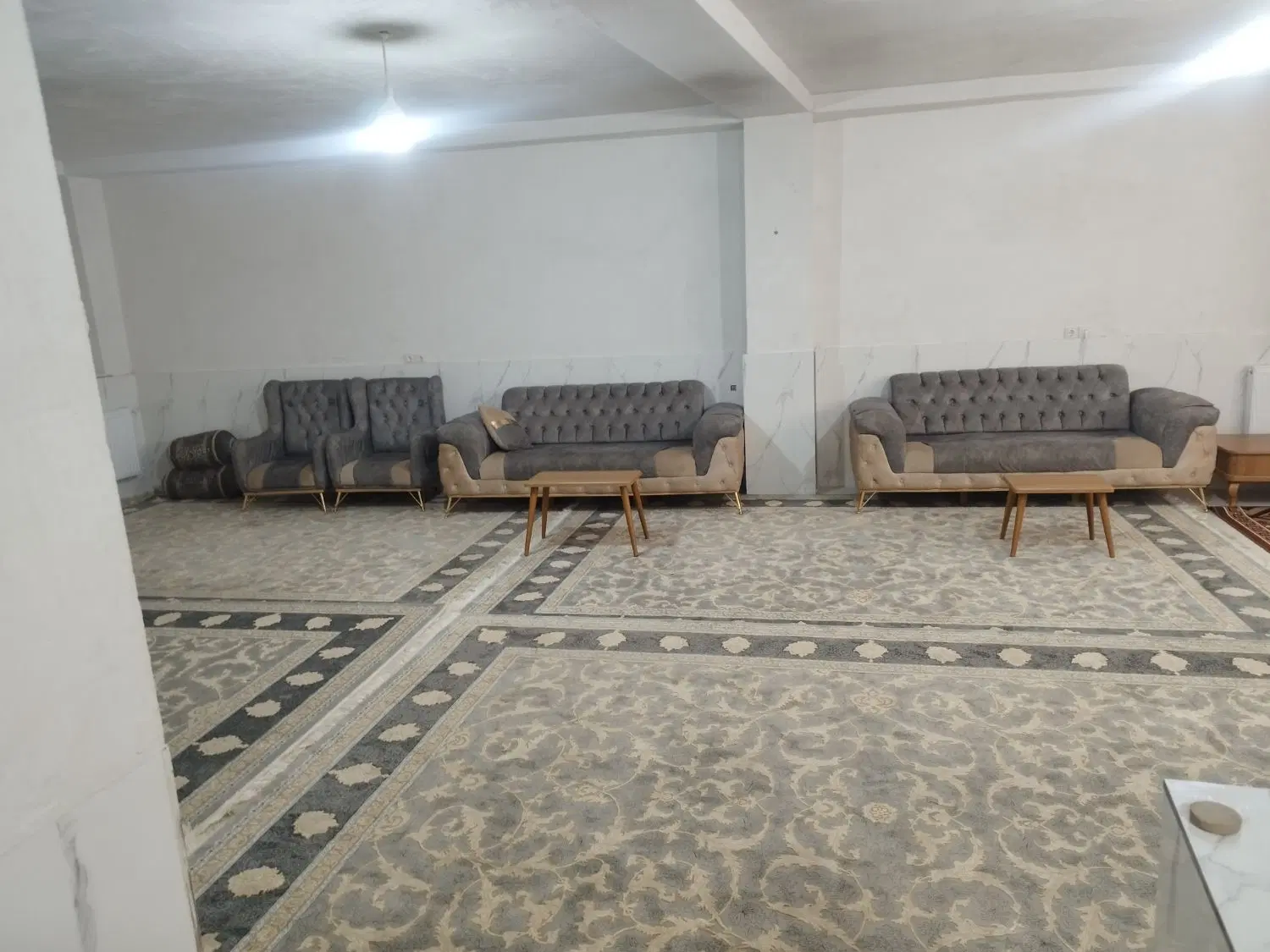 خانه همکف انقلاب