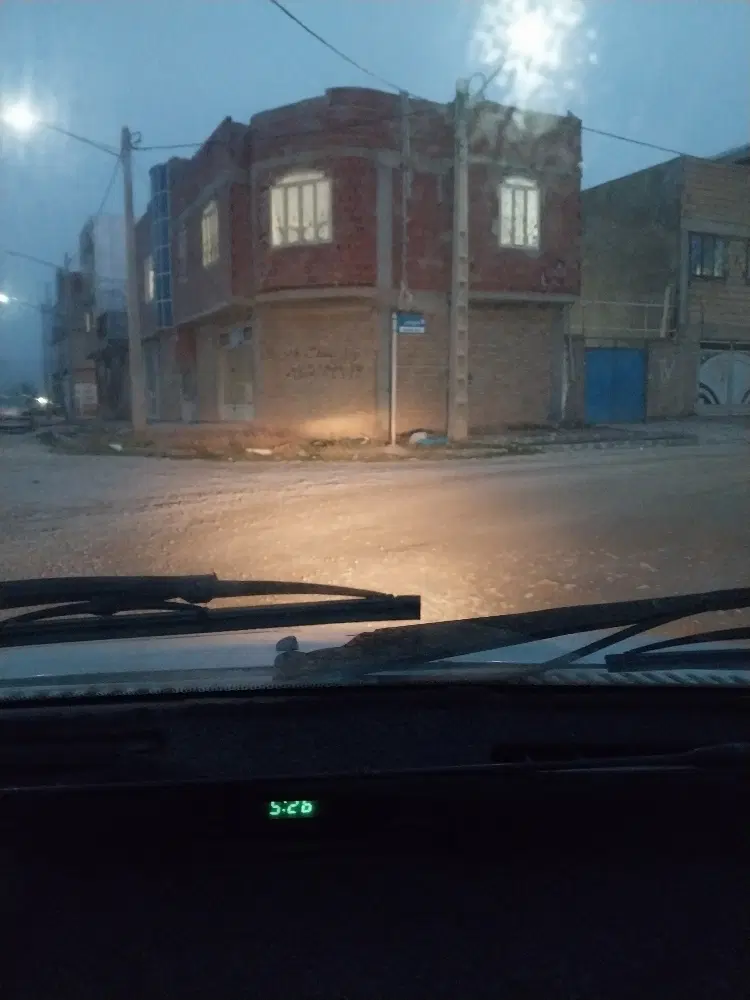 ۹۰ متر اپارتمان و ۹۰ متر مغازه در حلقه سنگ