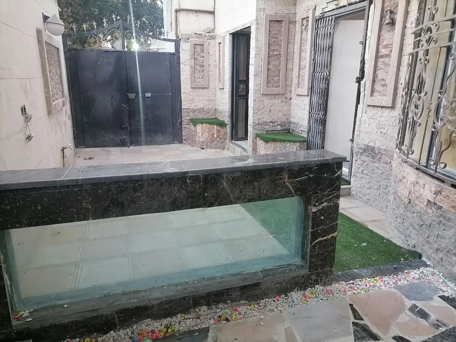 واحد 80متری طبقه اول