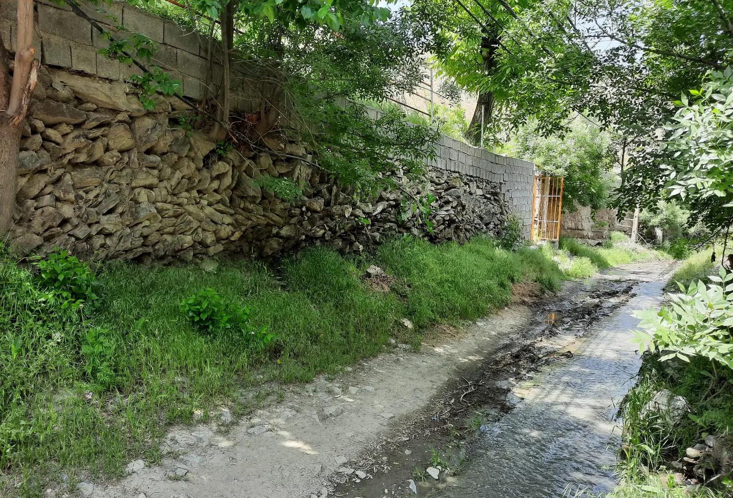 فروش باغچه تفریحی در روستای حصار طرقبه