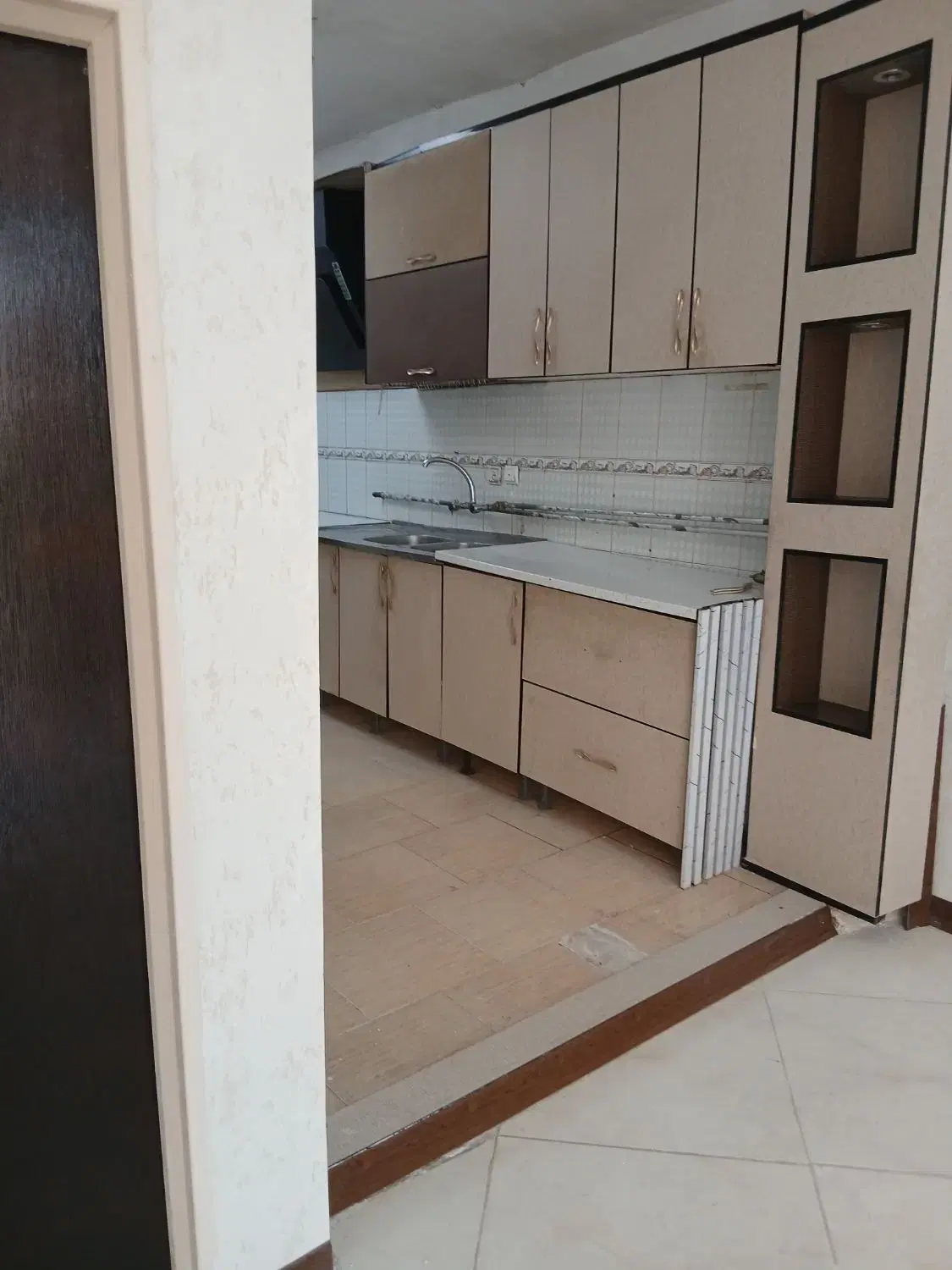 دو طبقه با مغازه دوازده متری