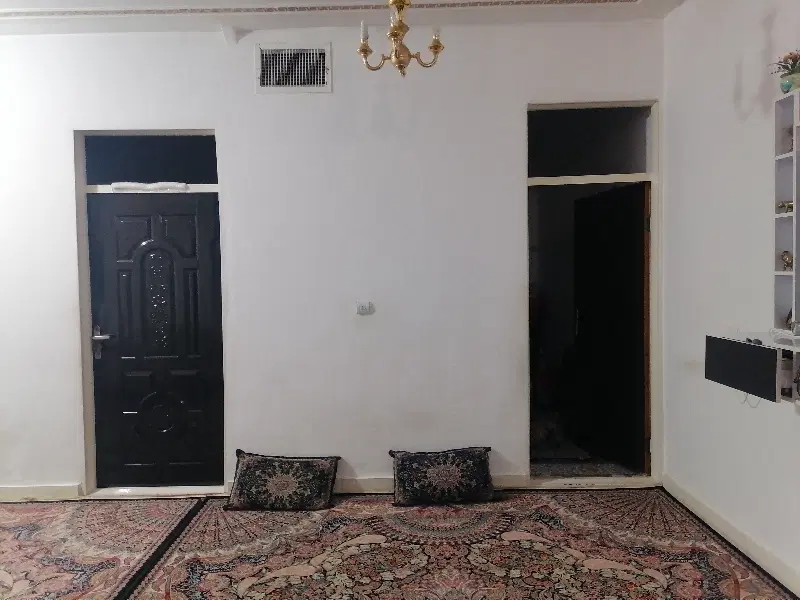 خانه دوطبقه مجهز امتیاز آب برق گاز