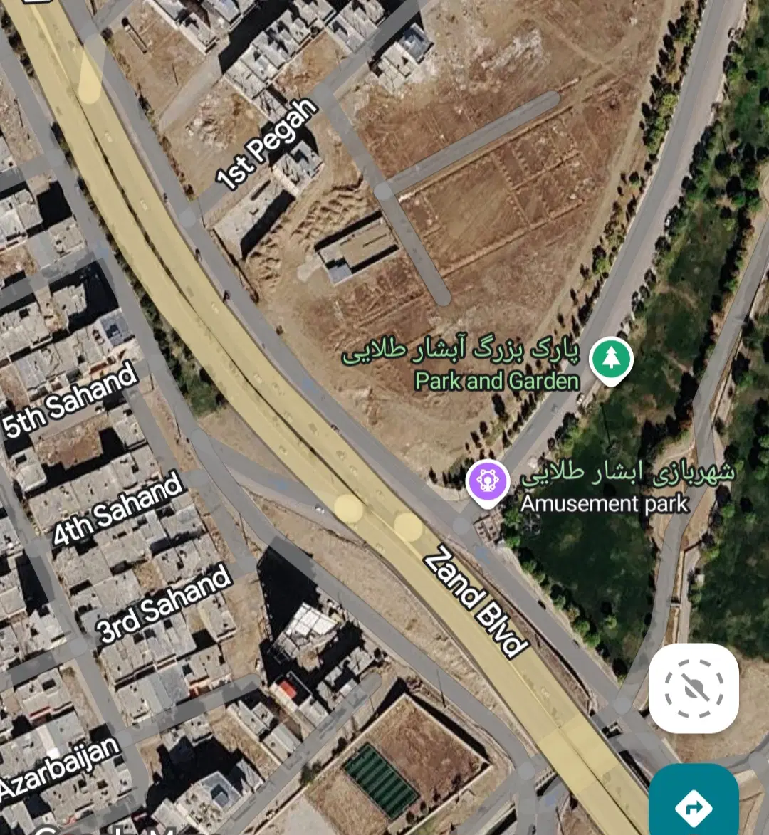 زمین ۵۸۵ متری ۶۰ متری پل ۹ دی