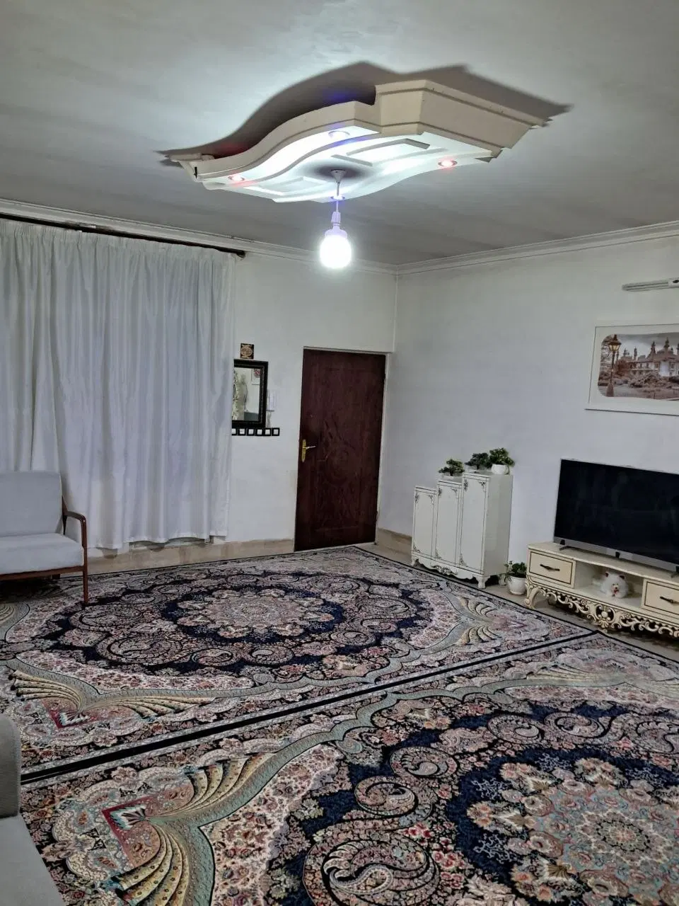آپارتمان طبقه دوم طبرسی شمالی 28