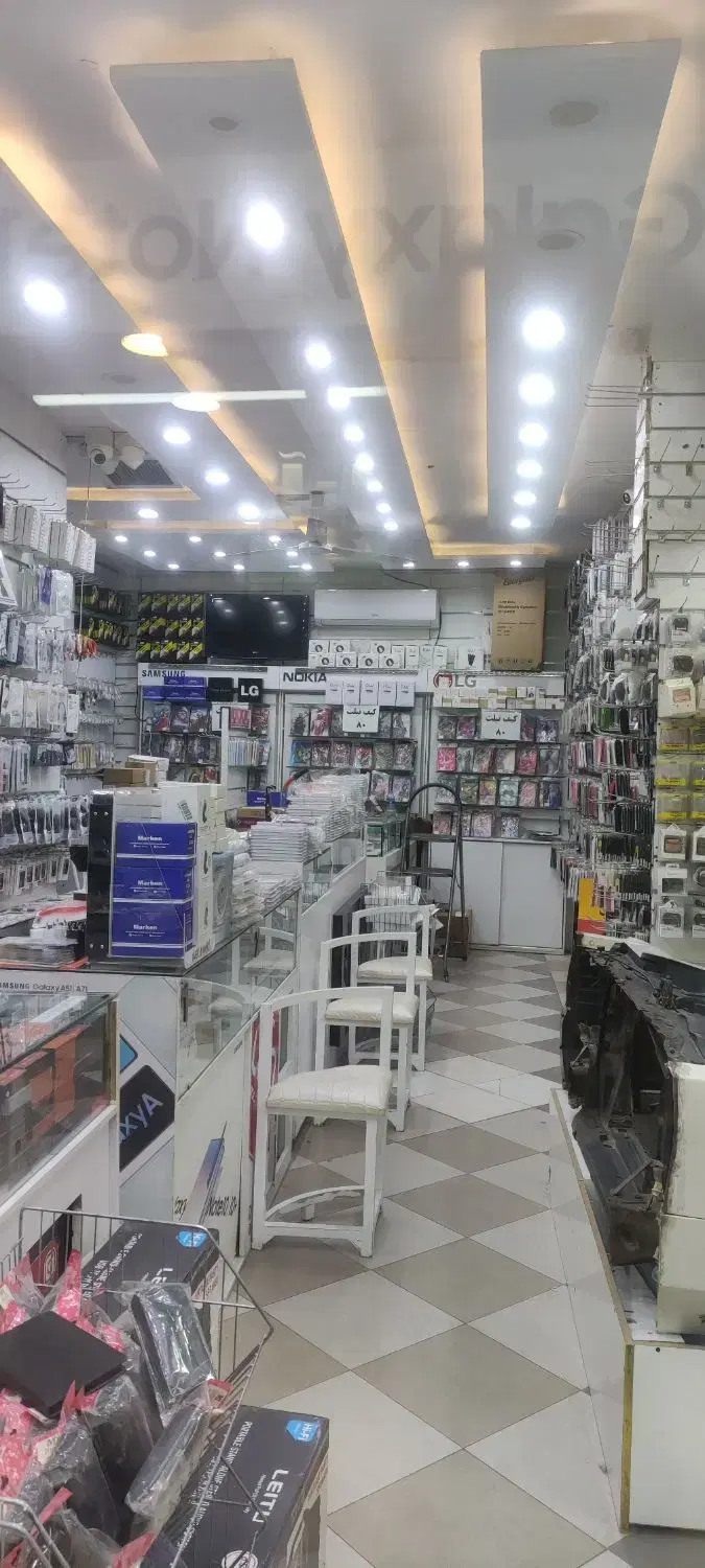 مغازه  دو بر ۴۲ متری با ( ملکیت) و صابقه طولانی