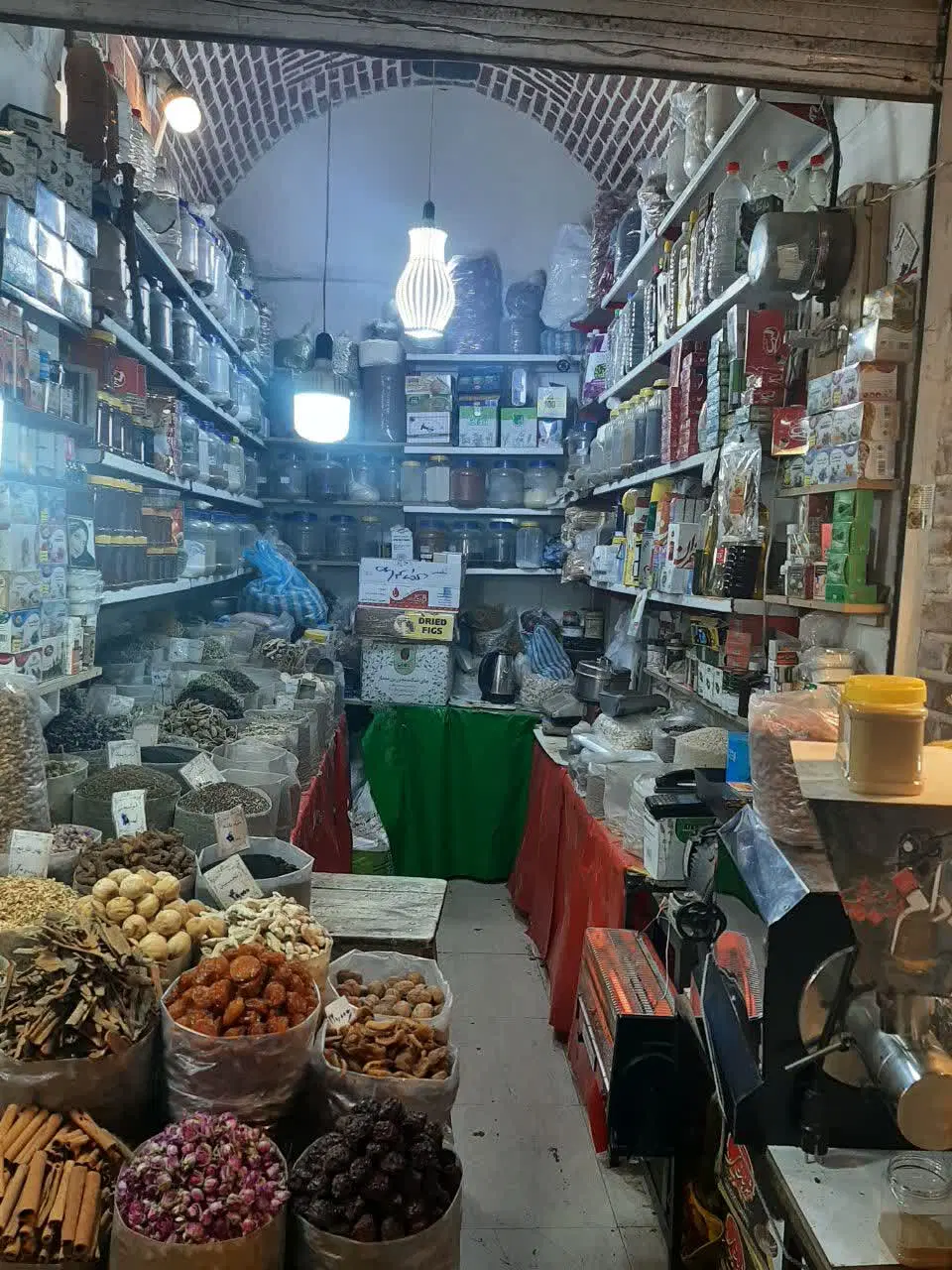 اجازه مغازه در راسته بقالان بازار بزرگ