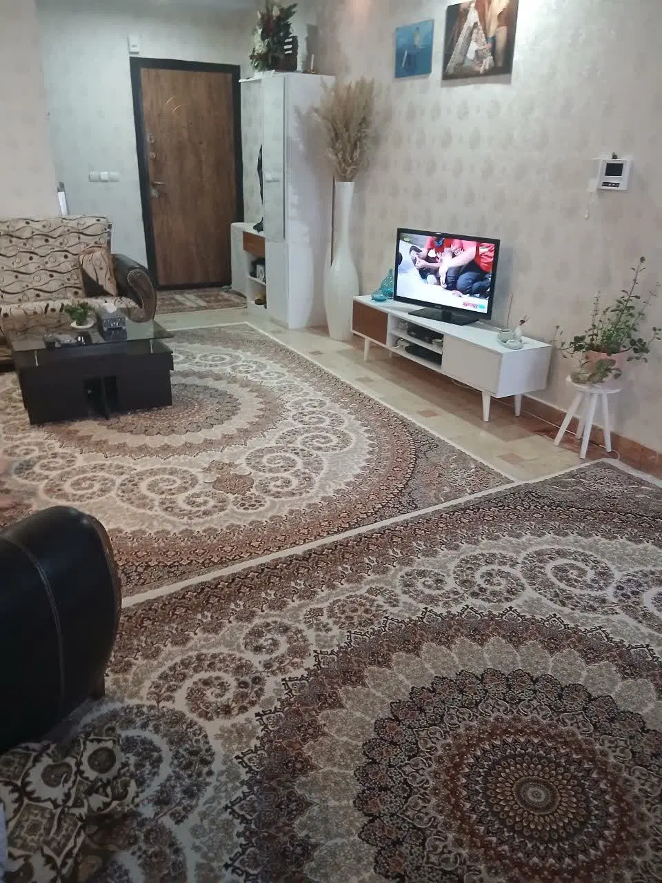 ۷۵ متری دوخوابه طبقه اول آزادگان