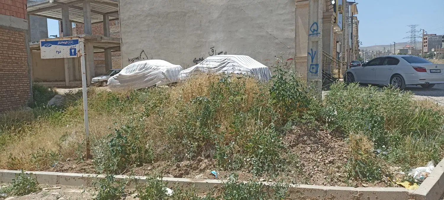 زمین بر صد متری دانشگر