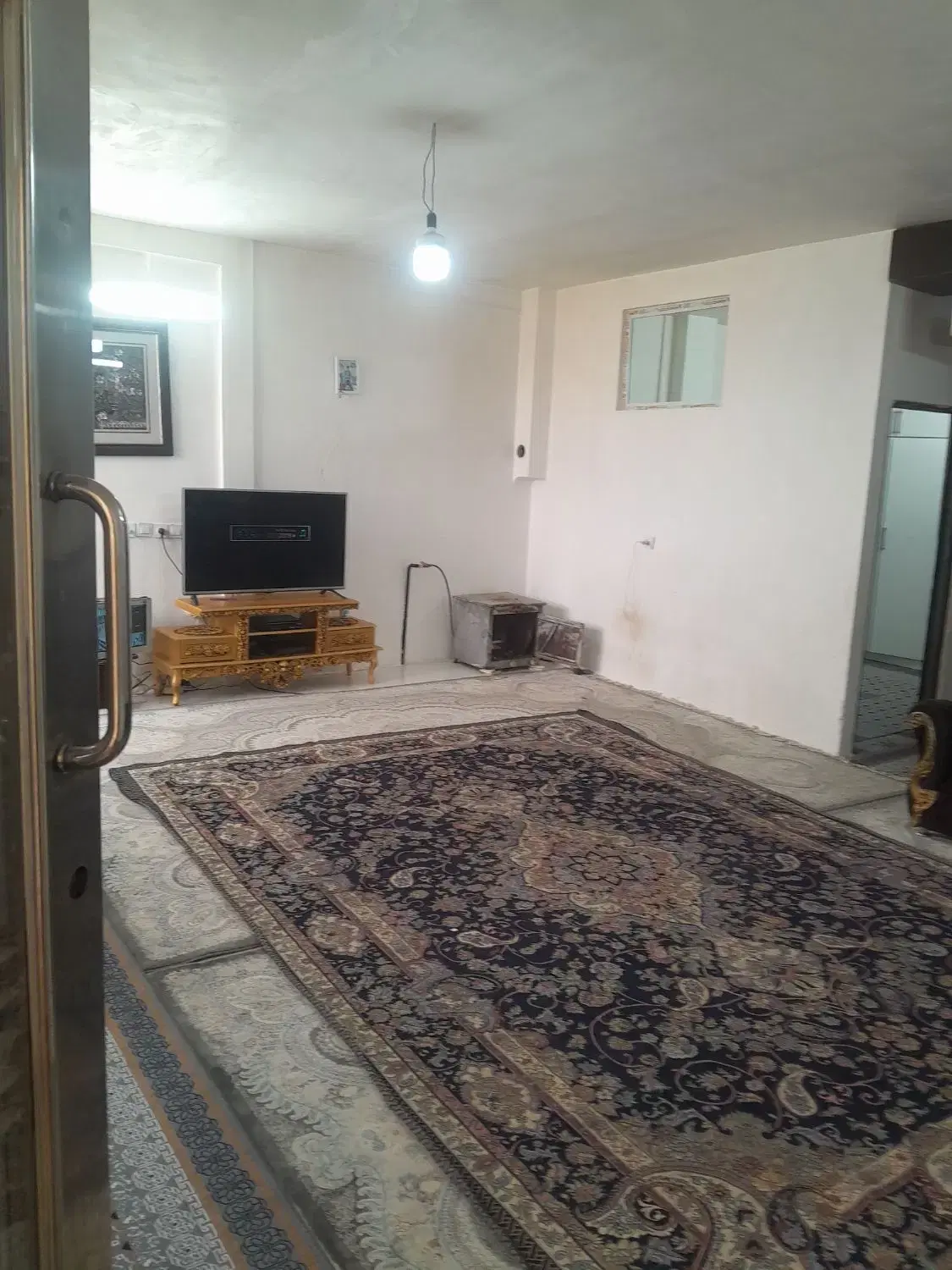 حاشیه شاهنامه 65خیابان 12 متری