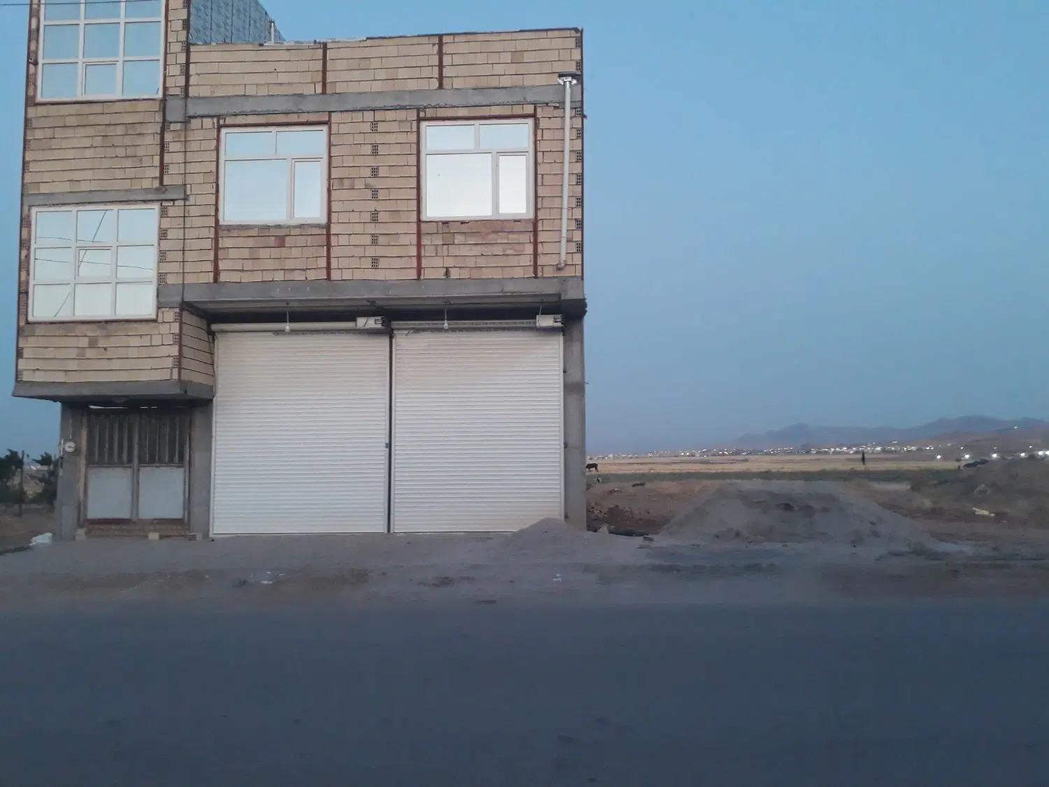 زمین و منزل مسکونی  روستای دوستوند
