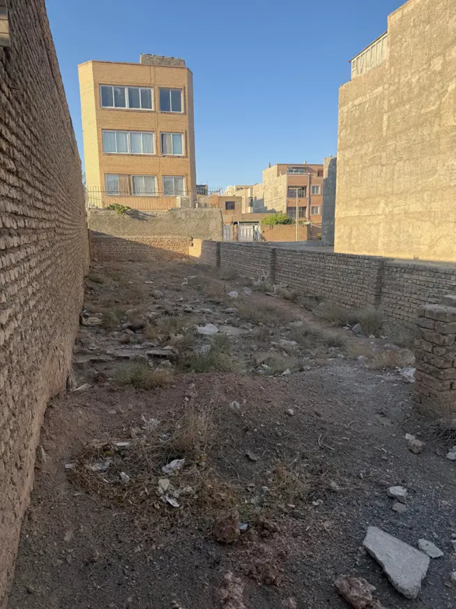 زمین ۱۶۴ متری کوی راه حق
