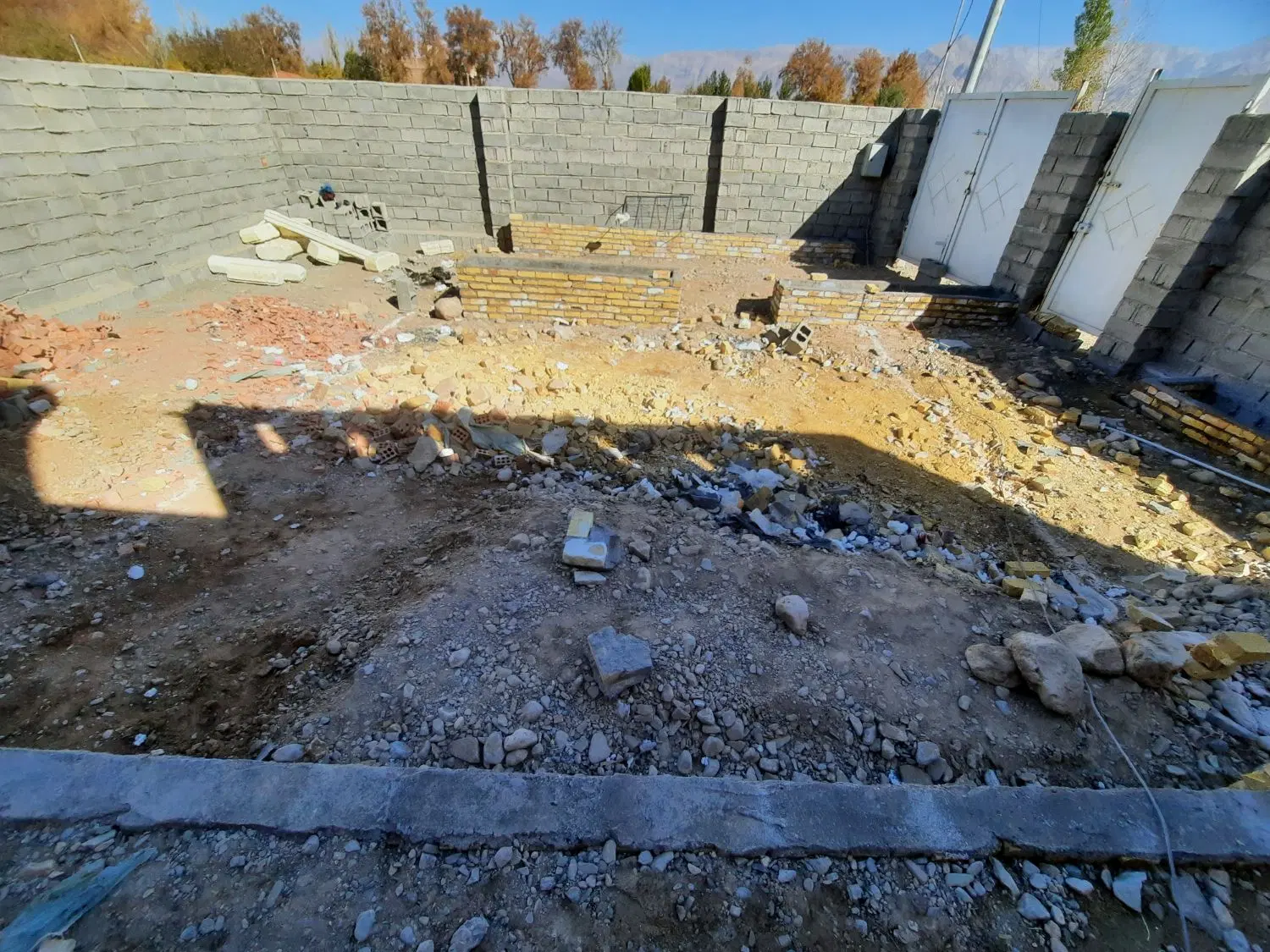زمین مسکونی در ریگ اباد  زرند