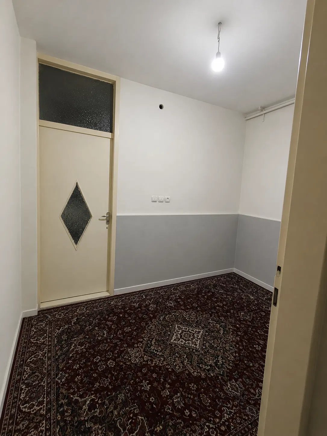 عباسی ایستگاه طاق