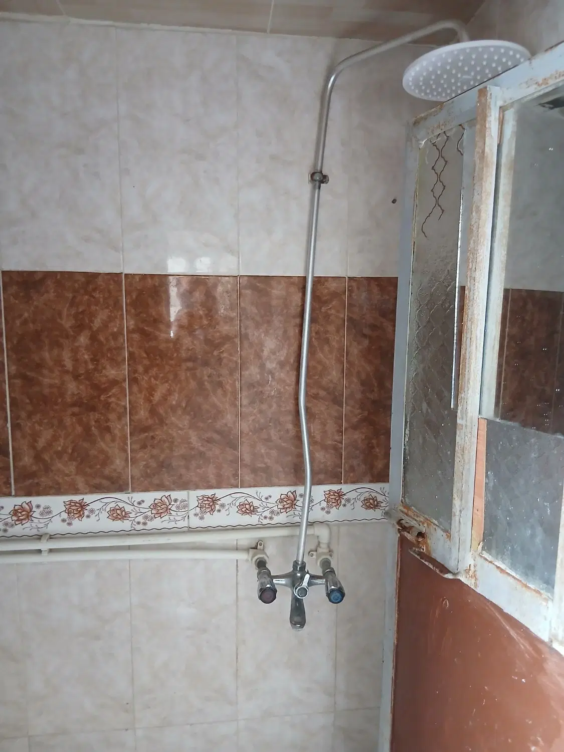 خانه دو طبقه نقلی