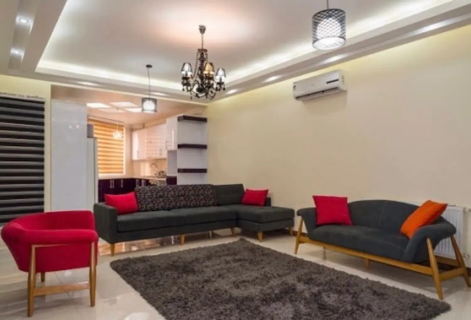 خونه دارم همخونه میپذیرم