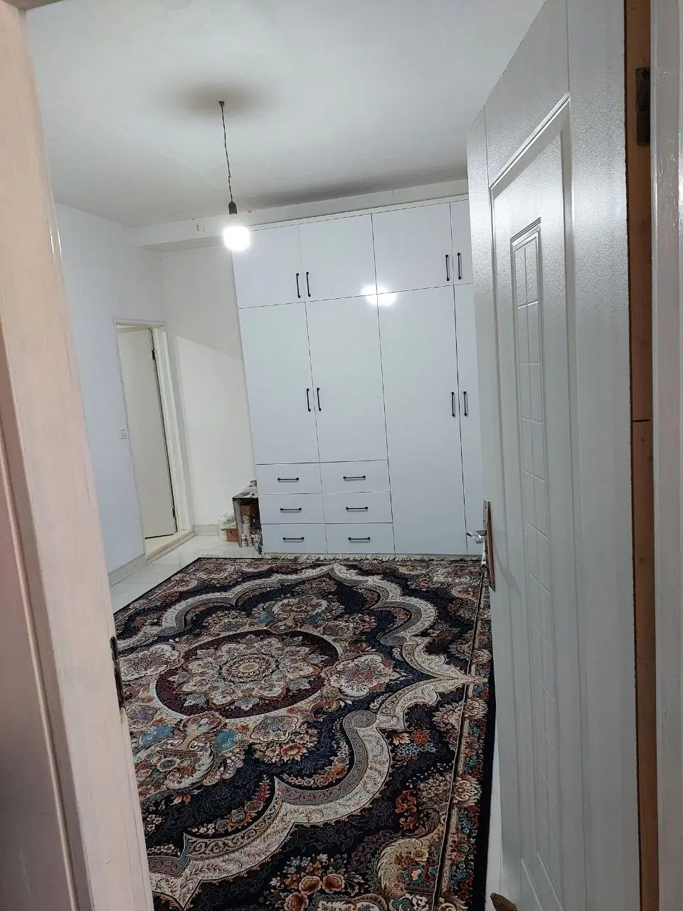 آپارتمان دوخواب 105 متری _ رباط کریم _ خیابان گرجی