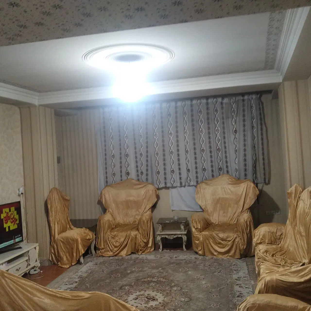 ۸۰ متر دوخوابه ۱۰۰ متر پارکینگ و انباری