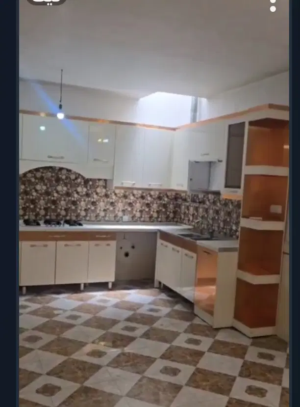 ویلایی ۷۸متری زیر زمین مغازه