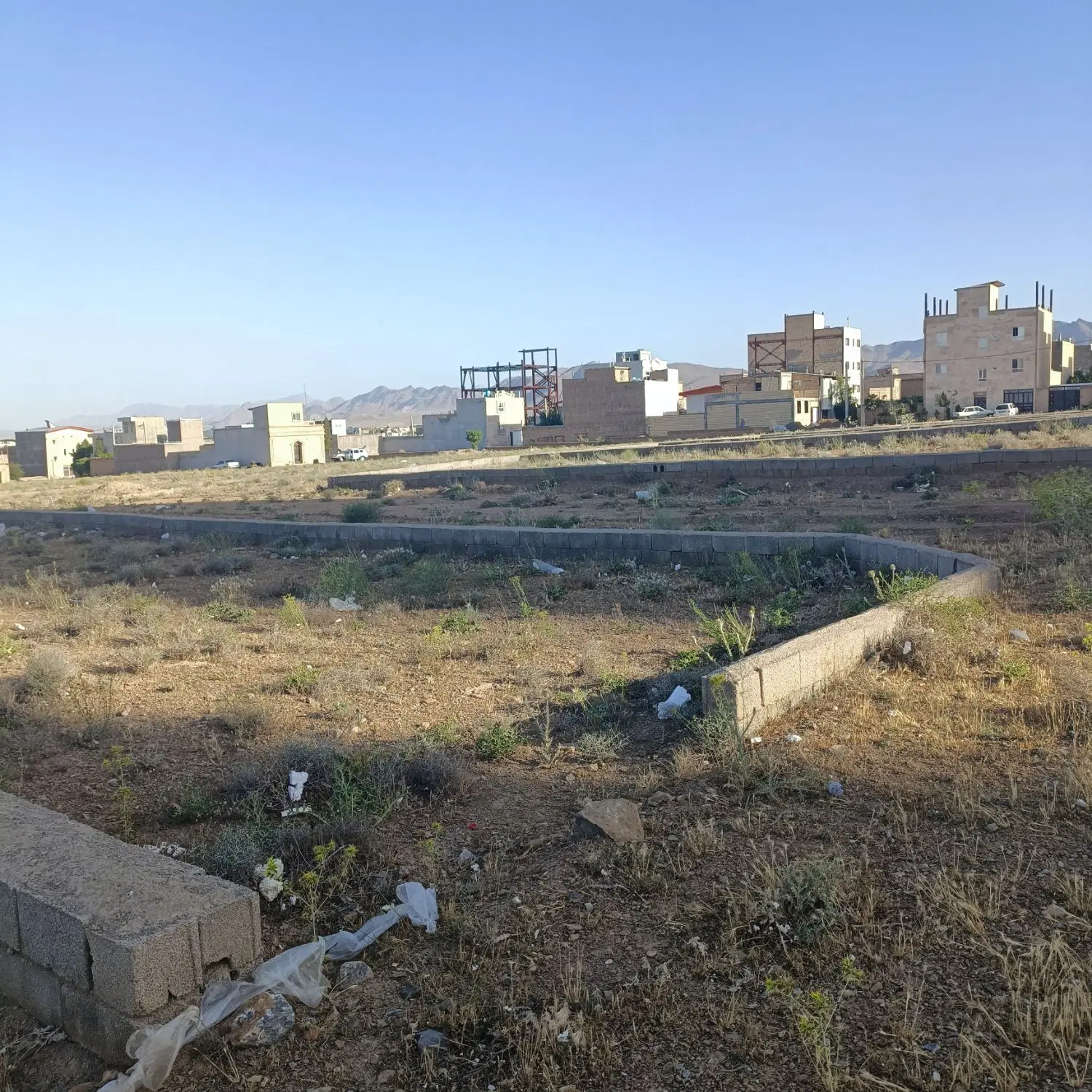 زمین خیابان آبشار