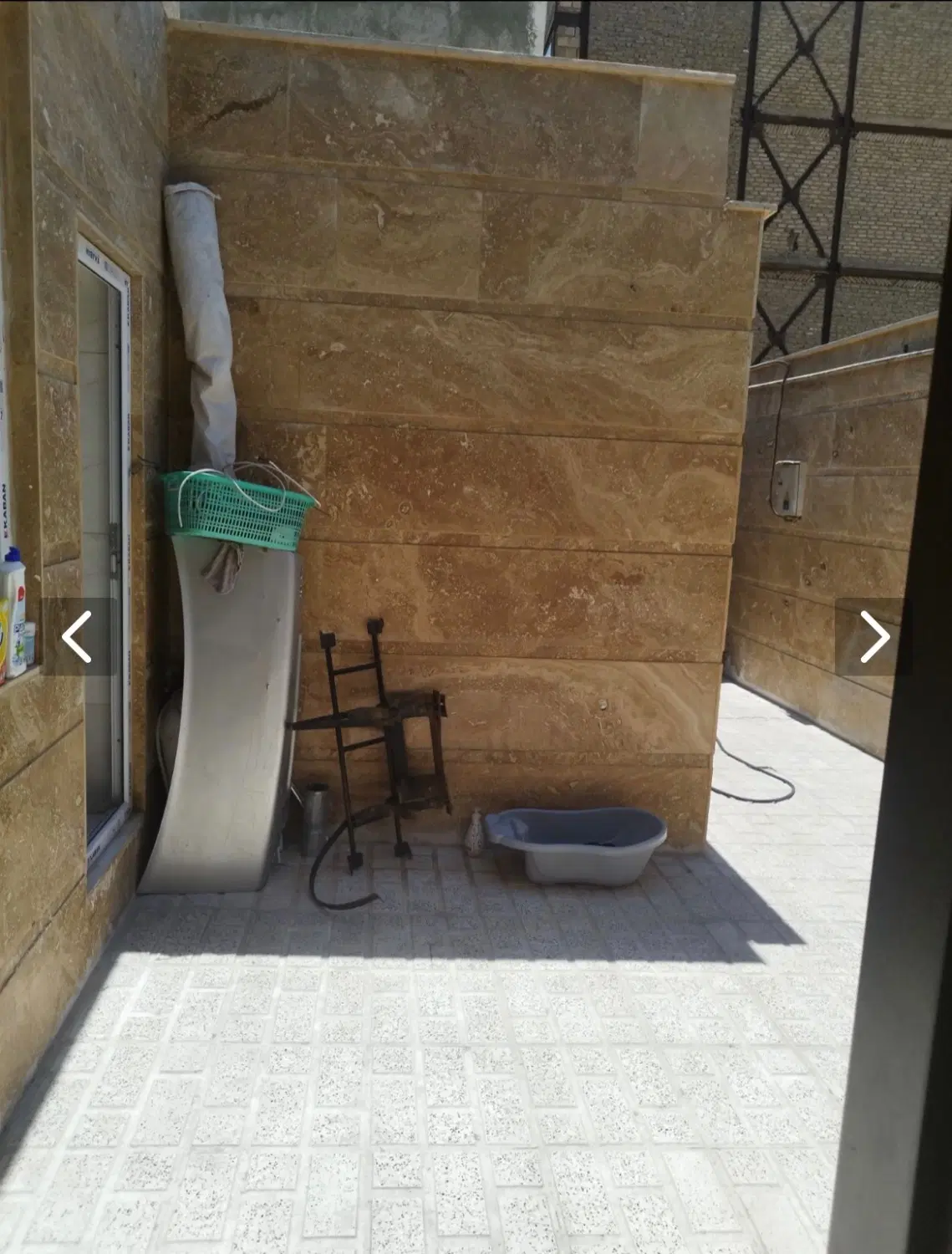 ساختمان ۱۲۰ متری