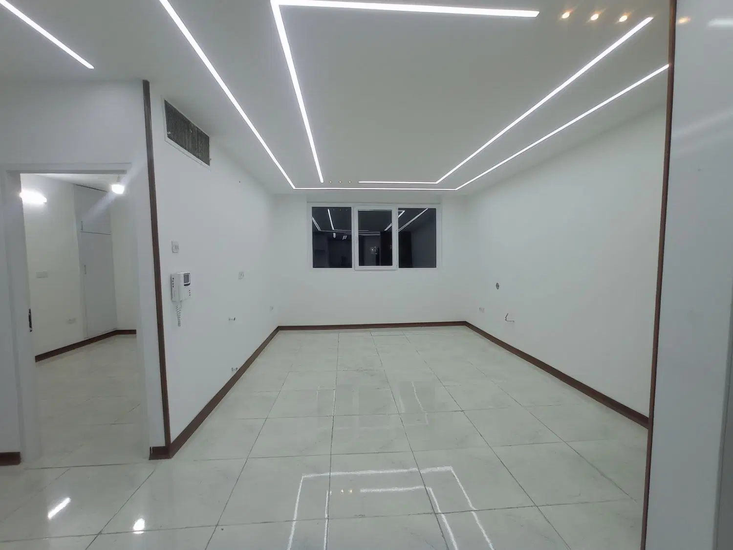 فروش فوری_سه خواب_مستر_تاپ لوکیشن دستغیب