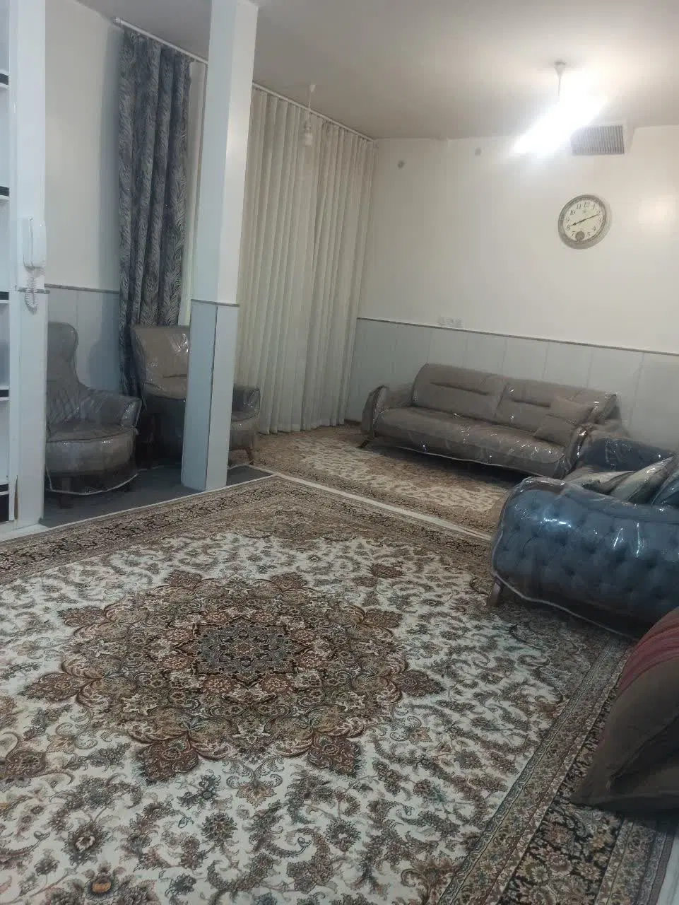 ویلایی دو طبقه و نیم سند تک برگ_تاپ لوکیشن