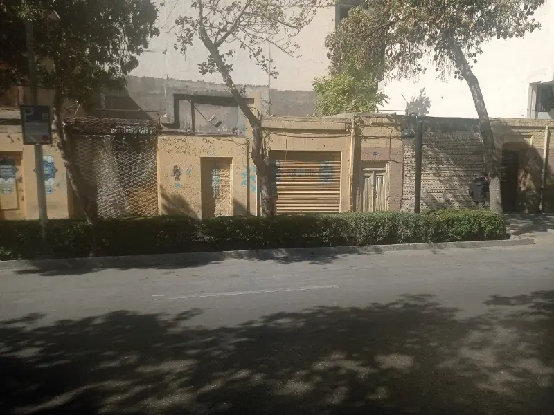 فروش ویلایی260متر حاشیه خ امام خمینی تمام تجاری