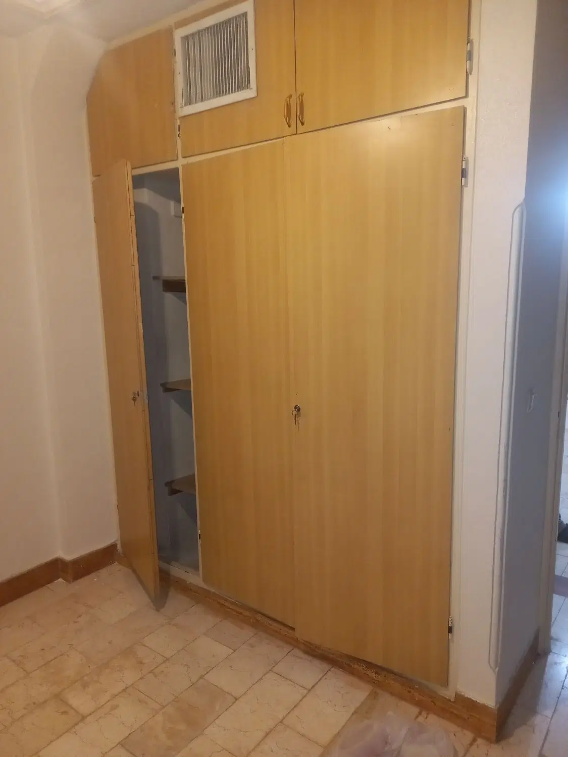 آپارتمان۶۰متر تک واحدی با پارکینگ و آسانسور