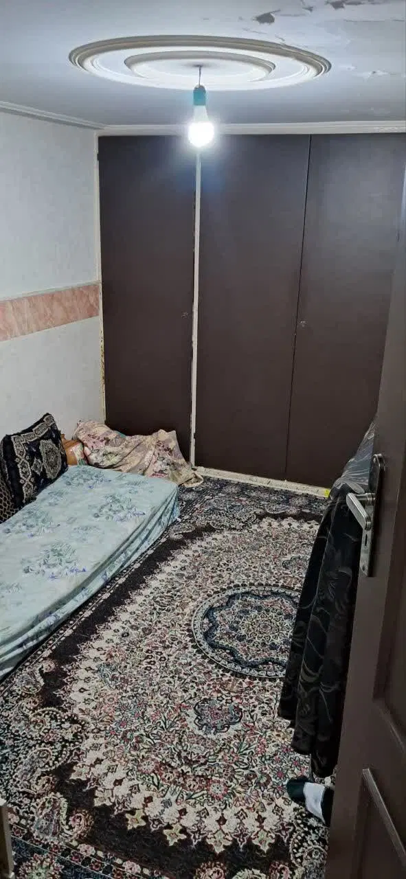 اجاره زیر زمین دو نبش 80 متری راه کاملا جدا