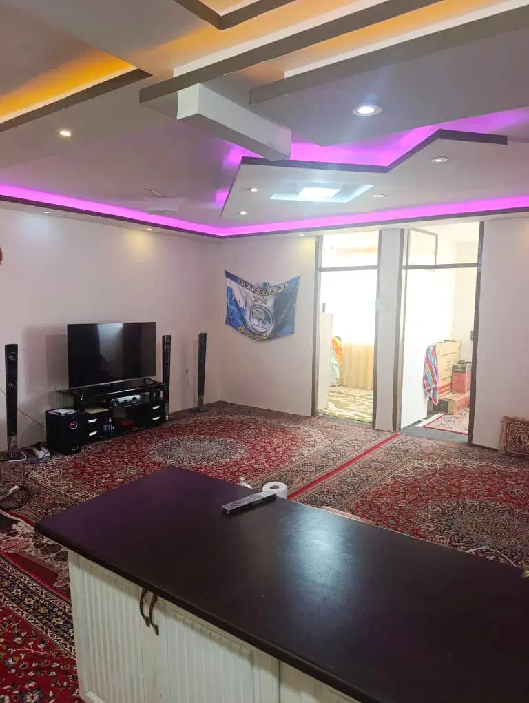آپارتمان دوخوابه فولادشهر
