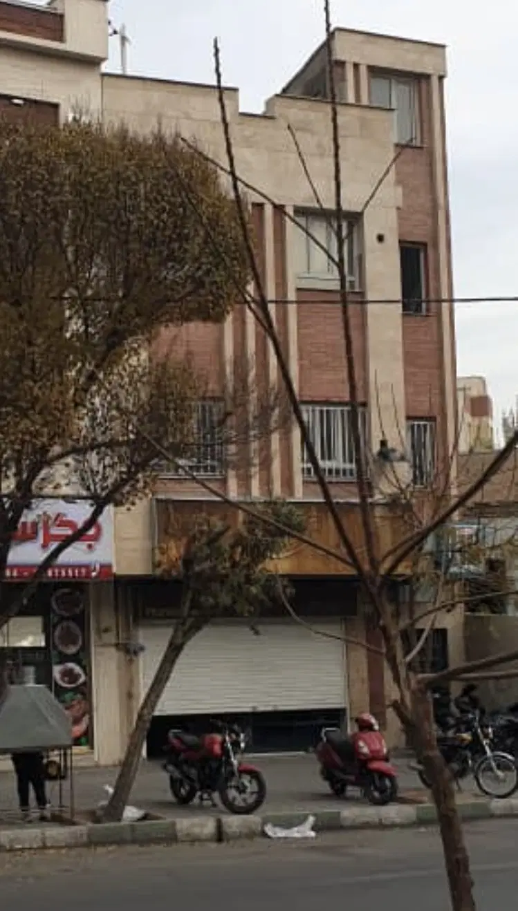 ۴۷ متر مغازه ( ملکیت + سرقفلی )