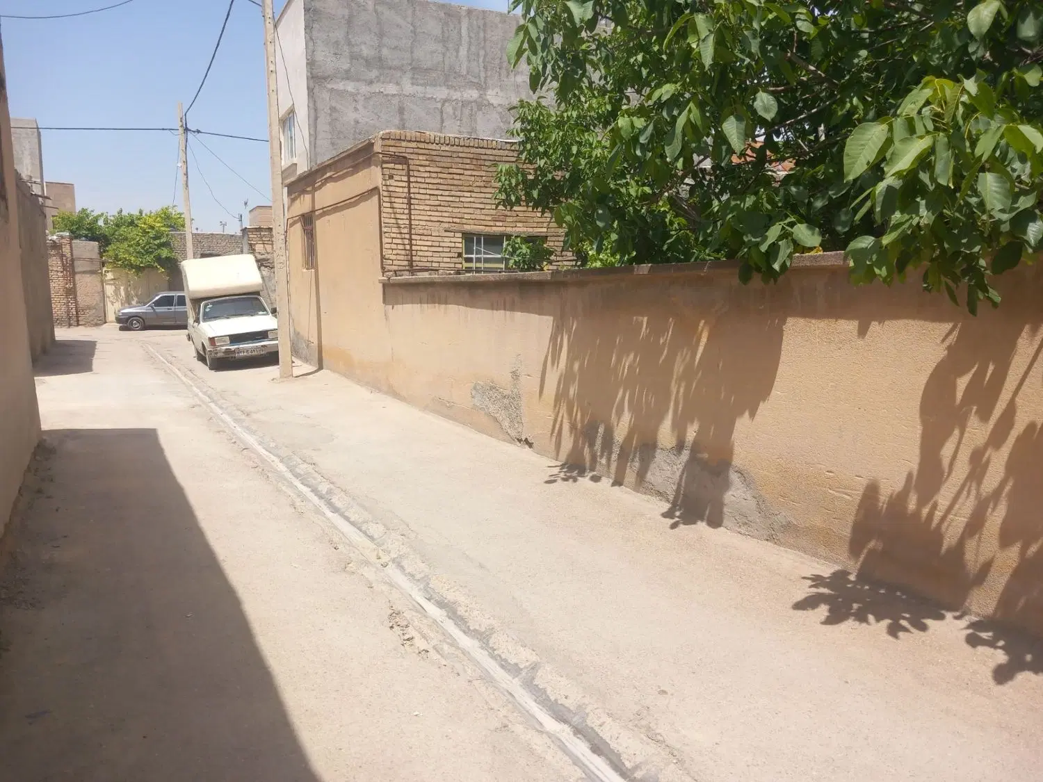 خونه کلنگی ویلایی دونبش 400متری