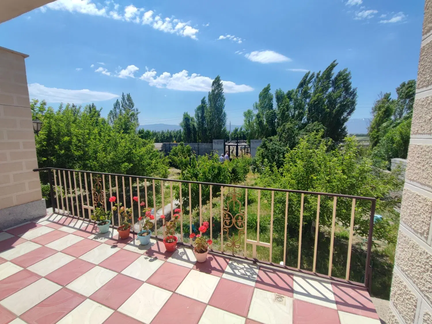 فروش حیاط ویلایی روستای اسفستان