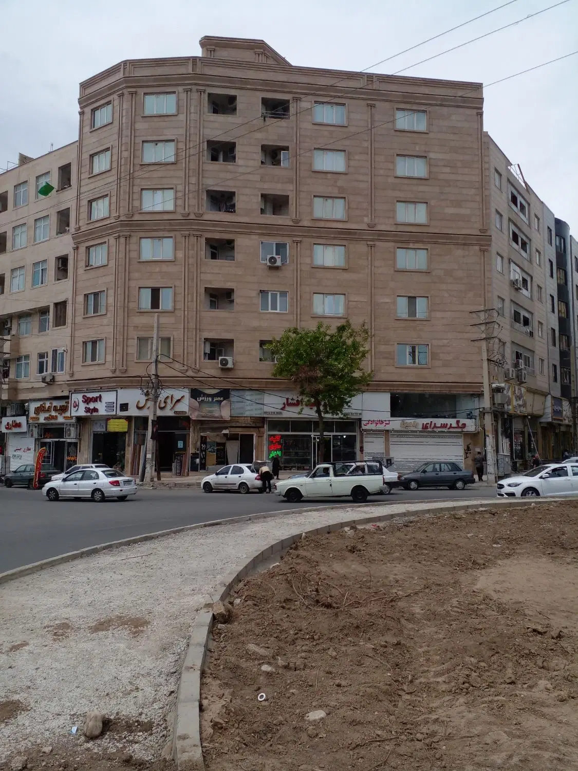 آپارتمان ۸۵ متری کمالشهر